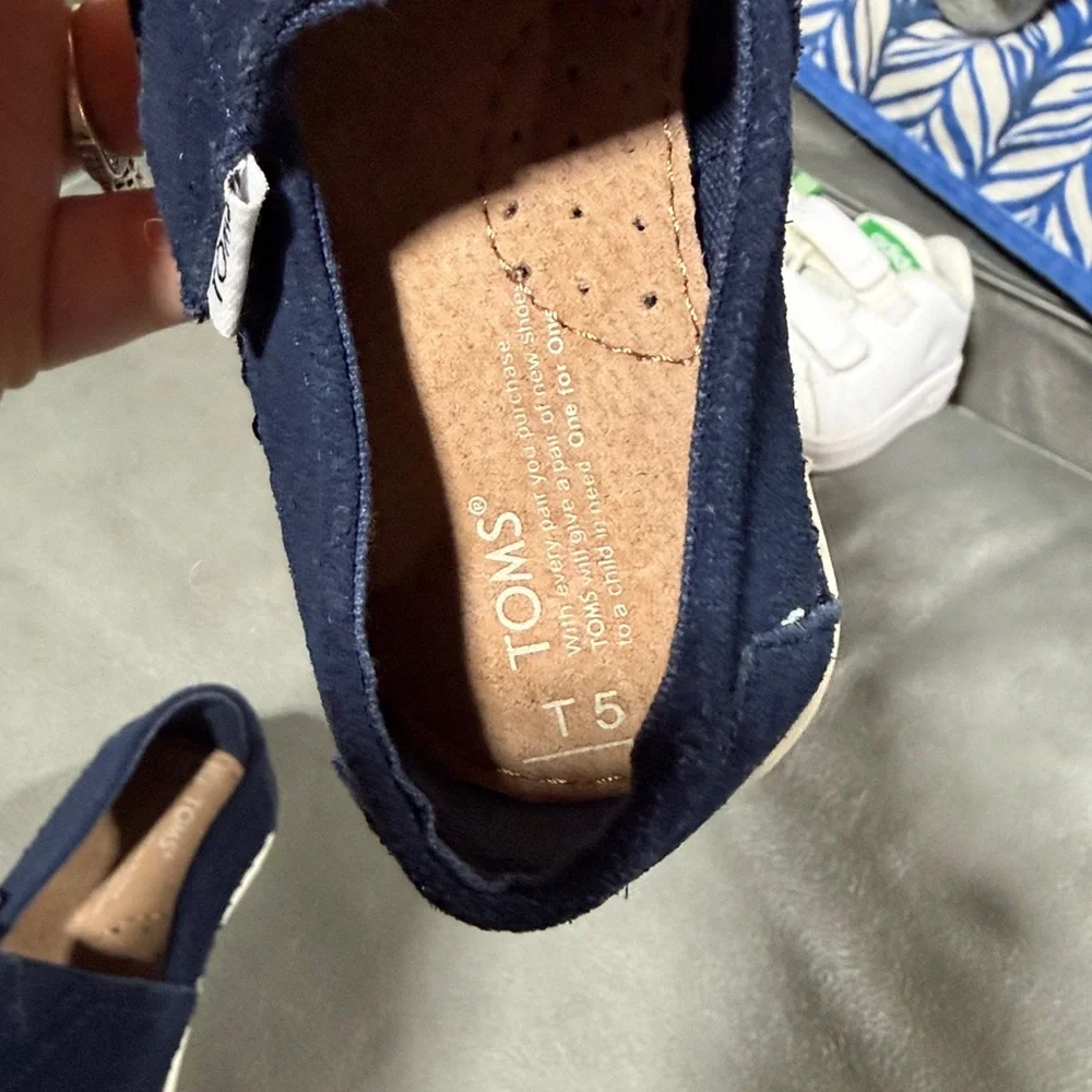 Tom’s baby shoes